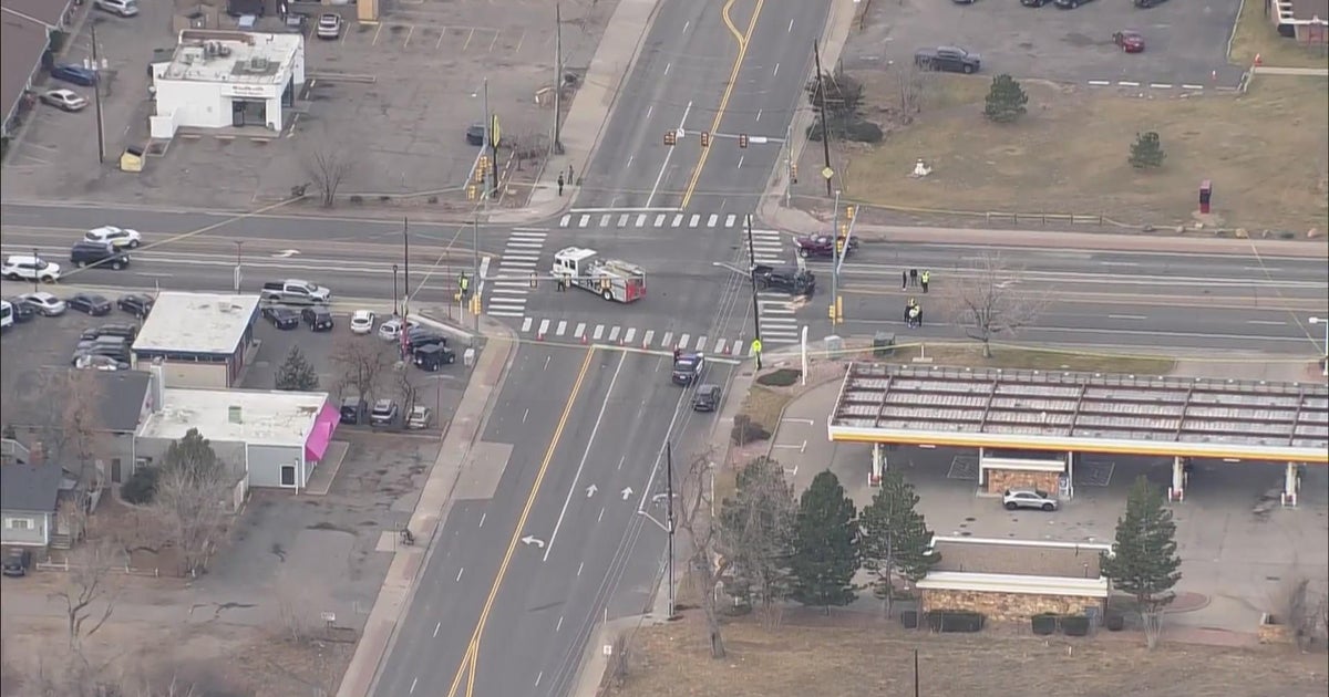 1 killed, 2 seriously injured in Wheat Ridge crash - CBS Colorado