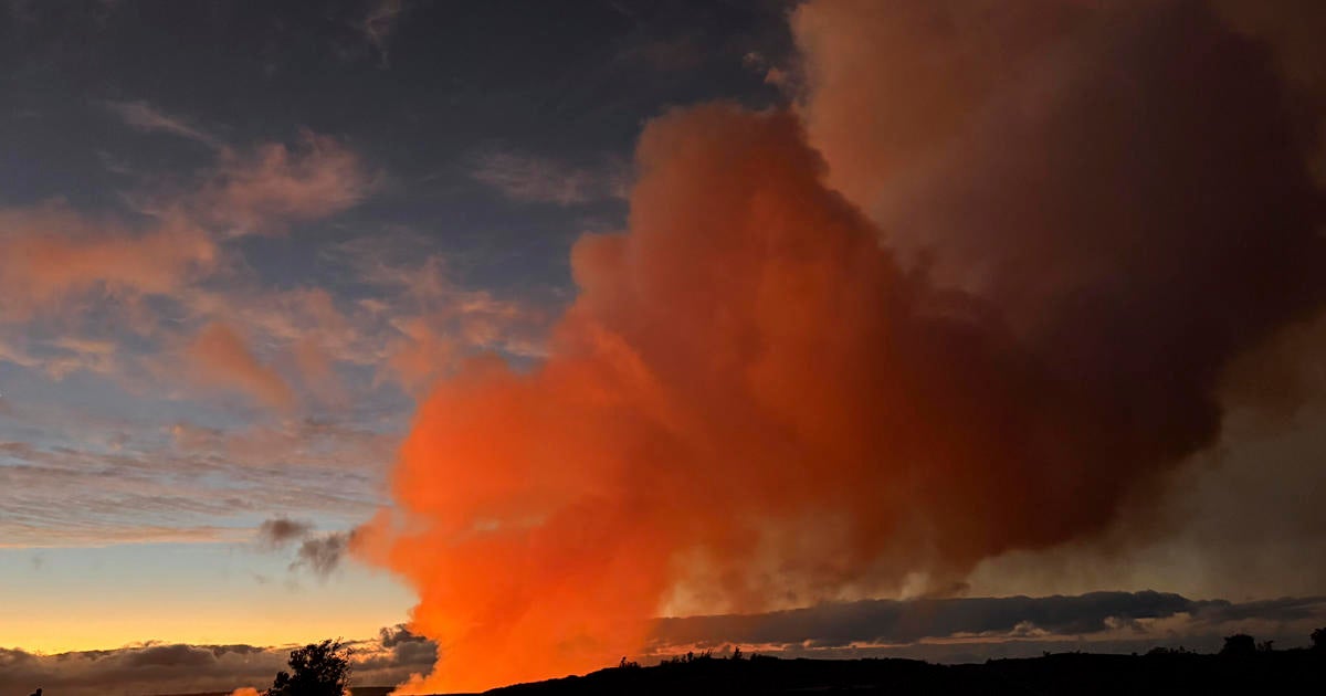 Officials urge warning after toddler practically falls from 400-foot cliff whereas household visits erupting Kīlauea volcano