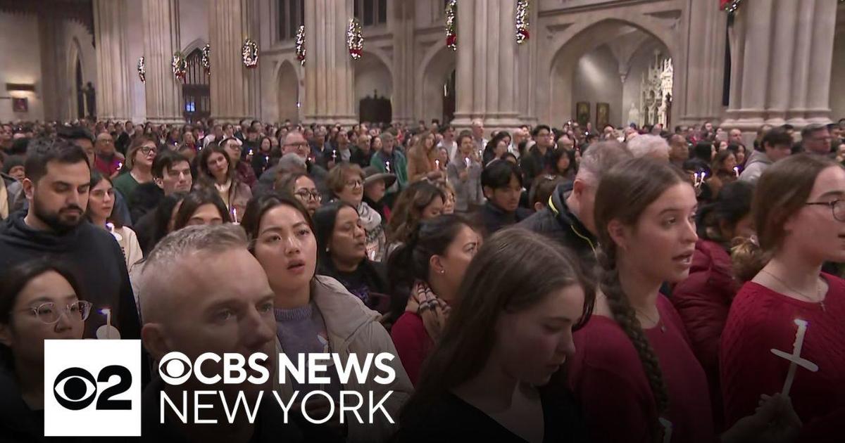 NYC Christmas Eve: St. Patrick's Cathedral Mass Underway