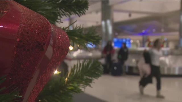 Detroit Metro Airport sees flow of travelers on Christmas Eve 