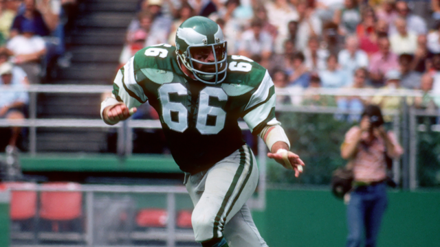 PHILADELPHIA, PA - SEPTEMBER 3: Linebacker Bill Bergey #66 of the Philadelphia Eagles pursues the play during a National Football League game against the Los Angeles Rams at Veterans Stadium on September 3, 1978 in Philadelphia, Pennsylvania. (Photo by George Gojkovich/Getty Images) 