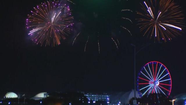 navy-pier-fireworks.jpg 