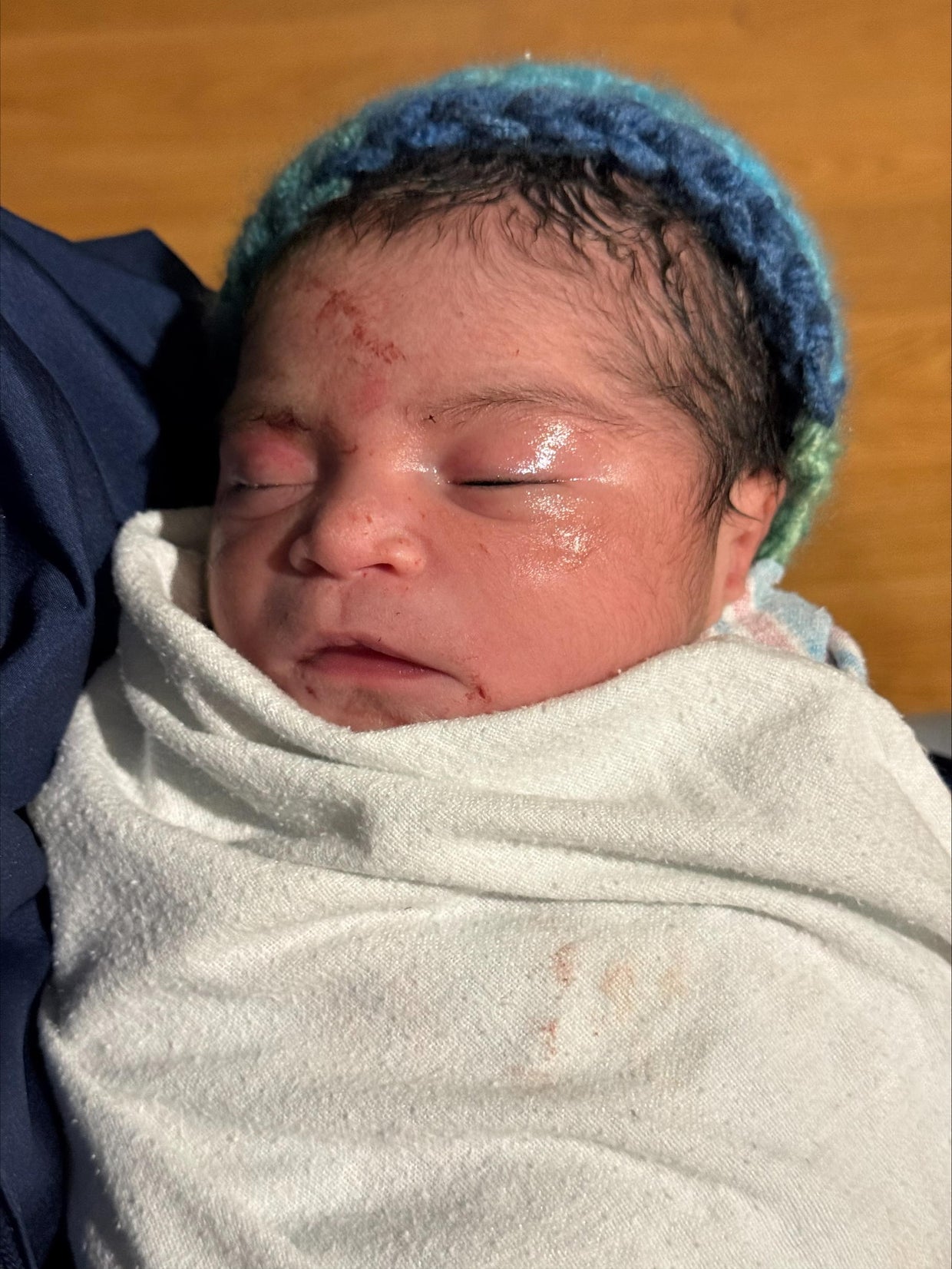 Chicago area hospitals welcome first newborn babies of 2025 - CBS Chicago
