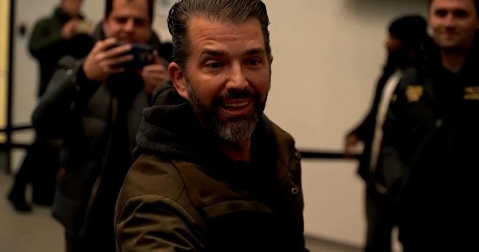 Donald Trump Jr., babasının ABD'nin Danimarka'dan toprak satın alması gerektiğini söylemesinin ardından “özel ziyaret” için Grönland'da