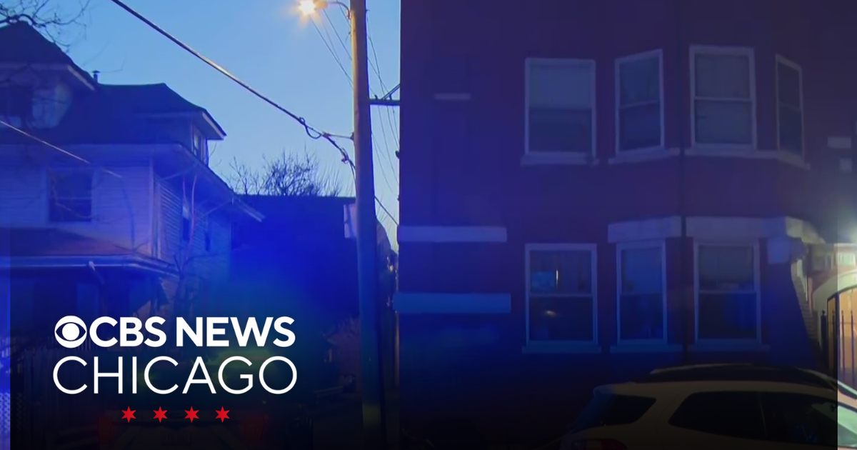 Man shot during home invasion on Chicago's West Side - CBS Chicago