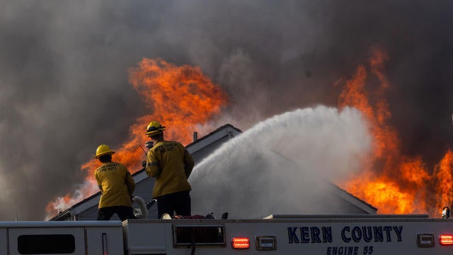 fire in palisades and malibu 