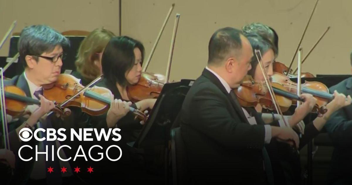 Chicago Symphony Orchestra holds concert at west suburban high school