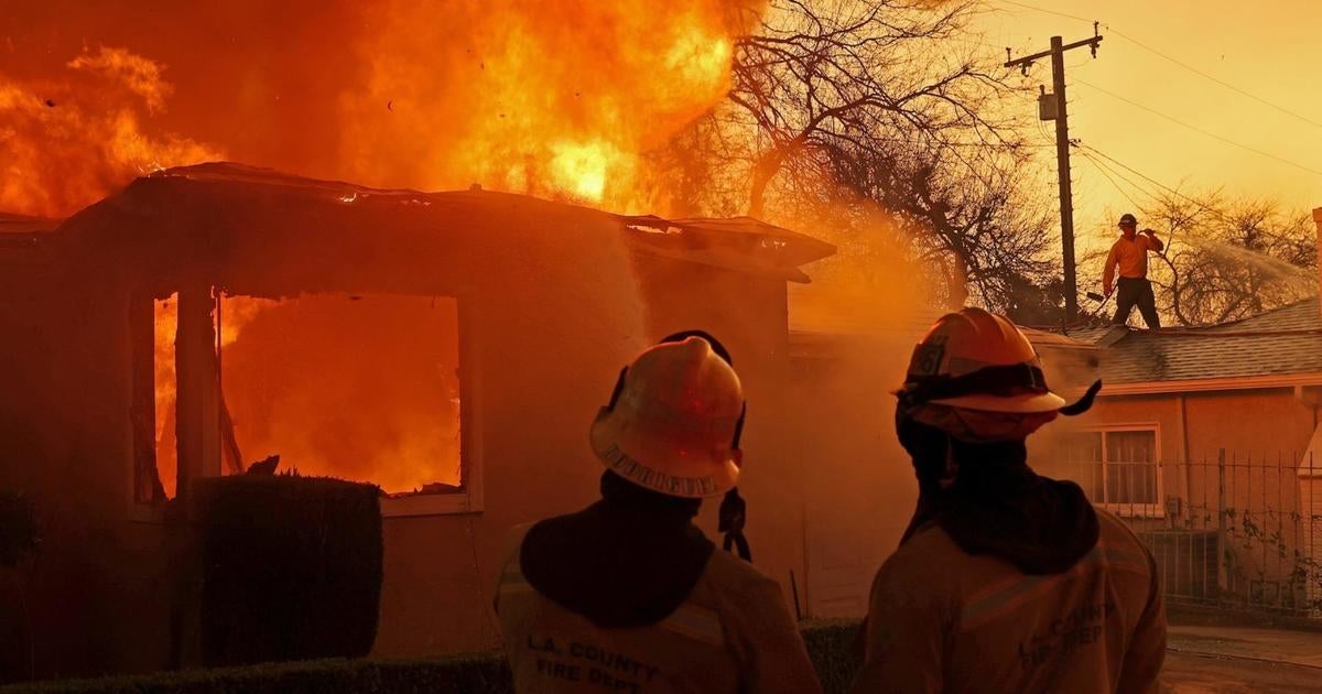 Group of Los Angeles firefighters briefly run out of water while putting out flames