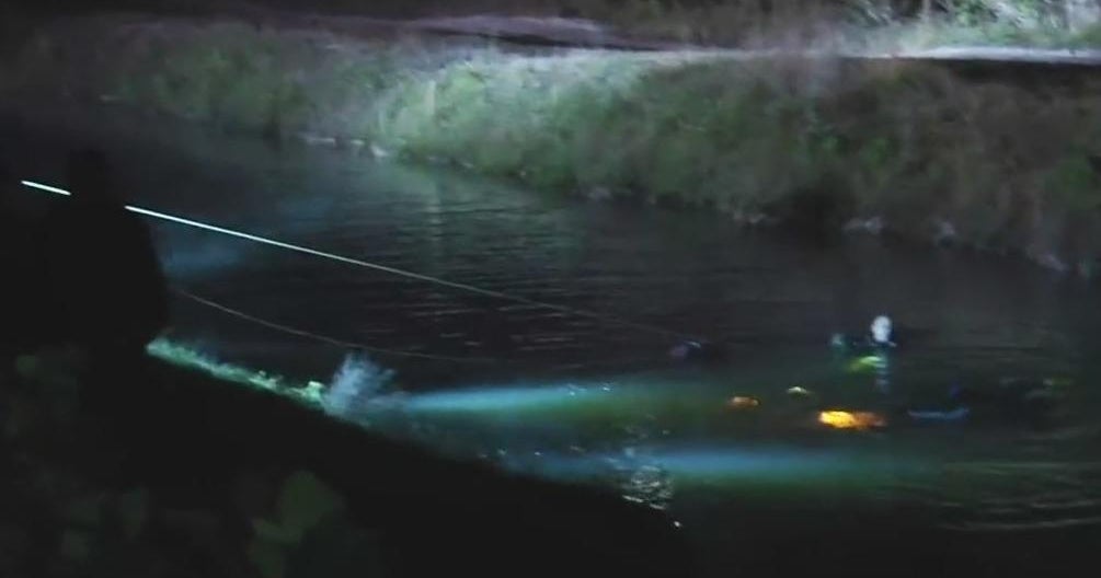 Man dies after SUV slams through barrier, plunges into SW Dade canal Man dies after SUV slams through barrier, plunges into SW Dade canal