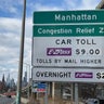 Cartello di tariffazione della congestione lungo la Long Island Expressway nel Queens, New York