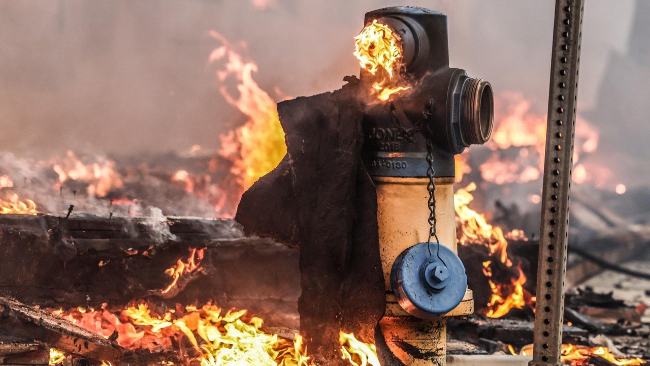 Why did Los Angeles area fire hydrants run dry?