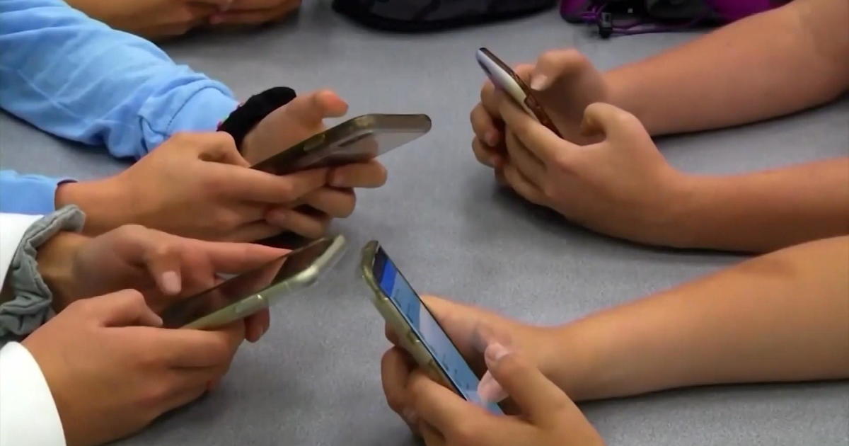 Parents react to New Jersey Gov. Phil Murphy's plan to ban cellphones from classrooms