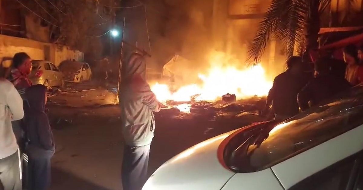 İsrail-Hamas ateşkes anlaşması umut veriyor ancak rehine aileler nefeslerini tutarken Gazze bombalaması devam ediyor