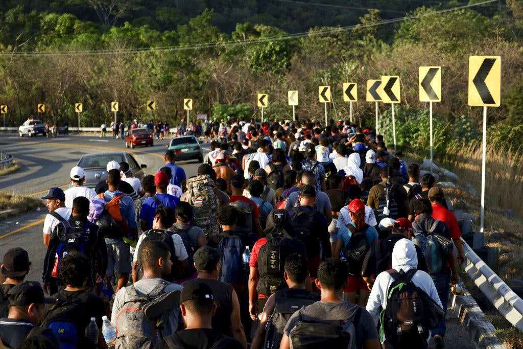 Migrants head toward U.S. after permit denial in Mexico 