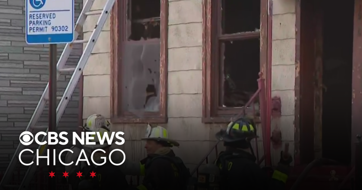 Man critically injured in fire in Chicago's Pilsen neighborhood - CBS ...