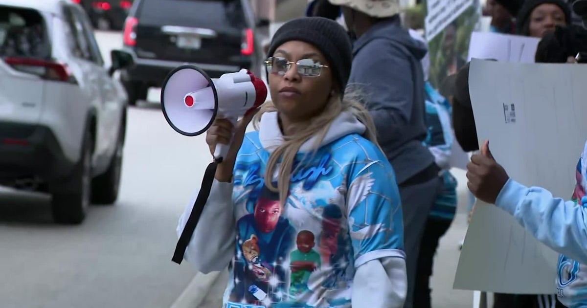 Family of Miami teen fatally stabbed outside home demands justice, accountability Family of Miami teen fatally stabbed outside home demands justice, accountability