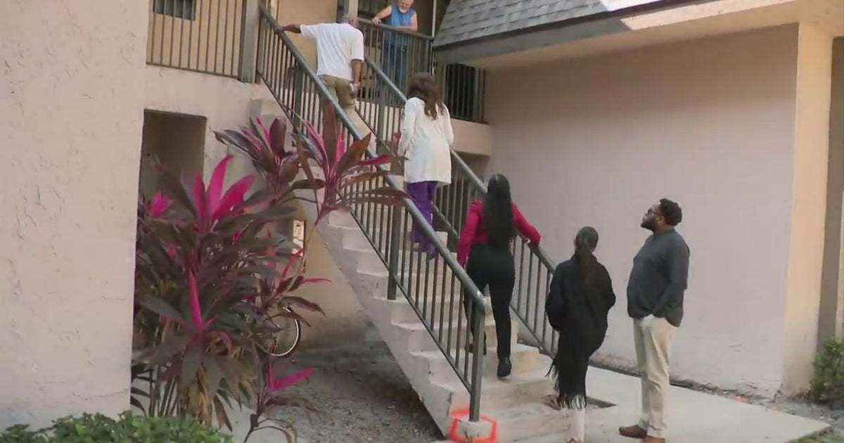 Sunrise condo residents get 11th-hour reprieve - CBS Miami