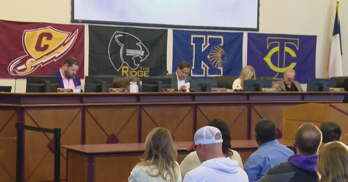 Keller ISD board may vote to part ways with superintendent - CBS Texas