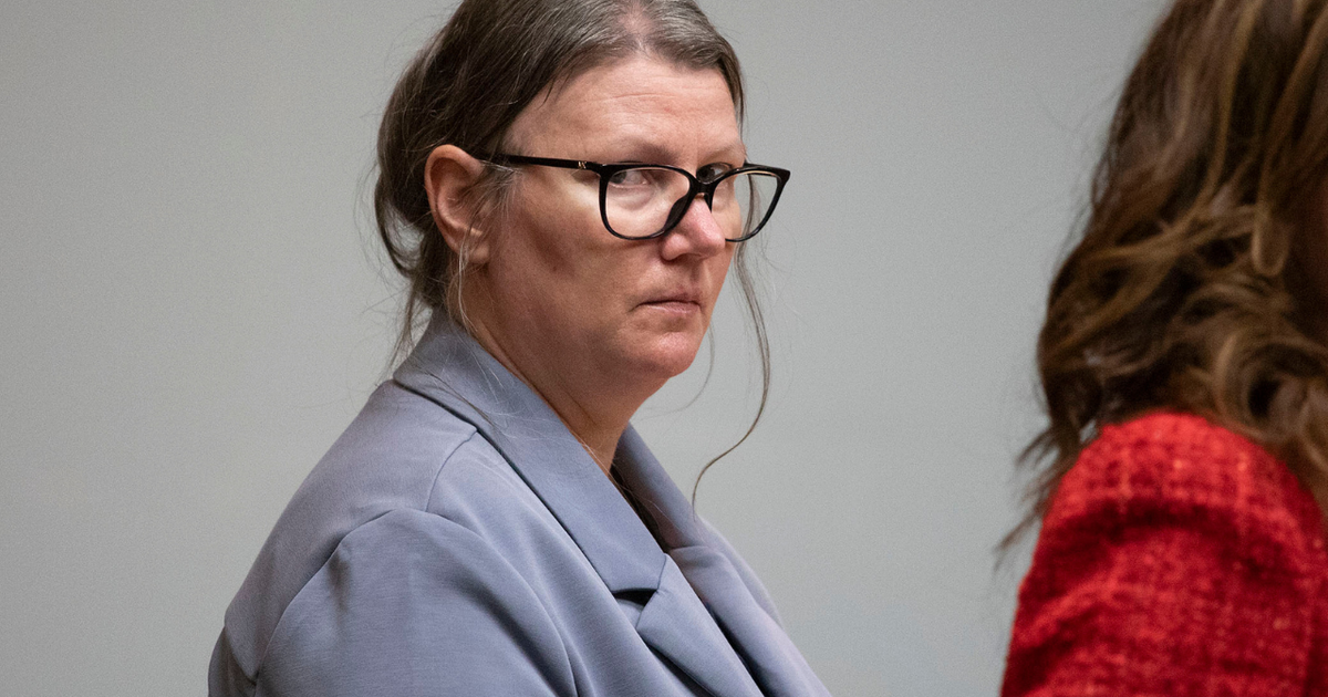 Jennifer Crumbley asks court to throw out her convictions from Oxford case 