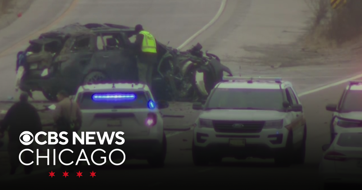 Deadly rollover crash blocks part of I-57 south of Chicago - CBS Chicago