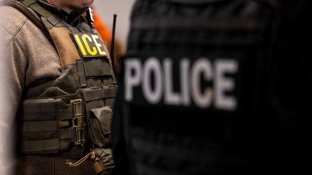 ICE Agents Carry Out Raid On Undocumented Immigrants In Chicago 