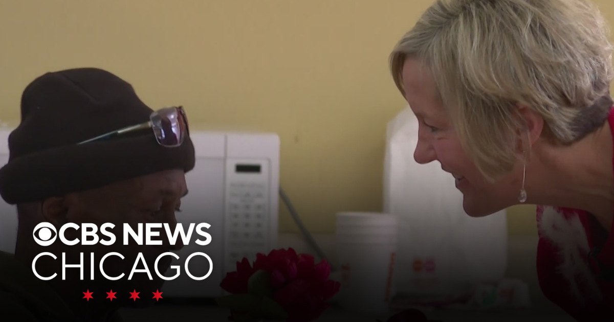 South Suburban Chicago Woman Regifts Presents To Seniors Cbs Chicago