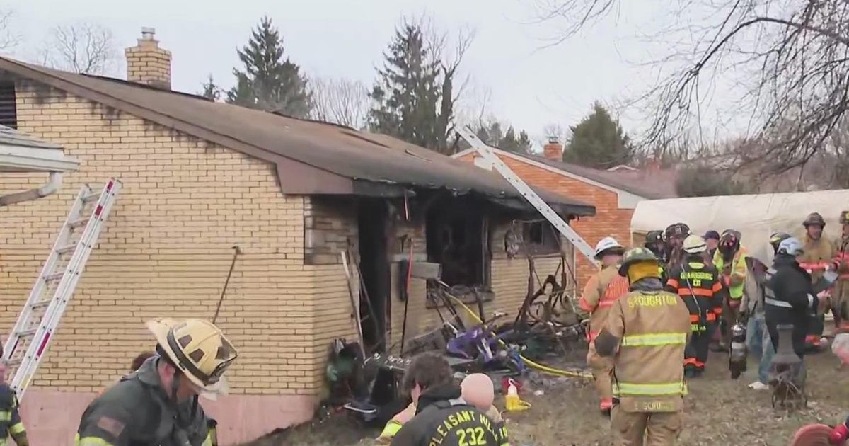 Crews respond to fire in West Mifflin - CBS Pittsburgh