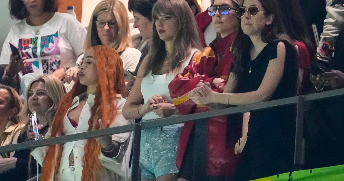 Taylor Swift booed at Super Bowl by heavily pro-Eagles crowd as she watches Chiefs