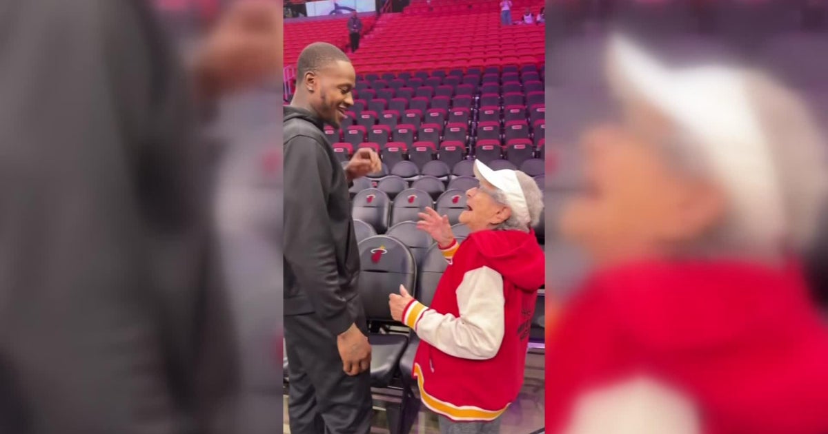99-year-old Miami Heat fan attends first game 99-year-old Miami Heat fan attends first game