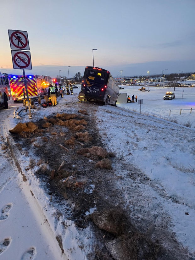 bus-crash-us-36-4-westy-pd.jpg 