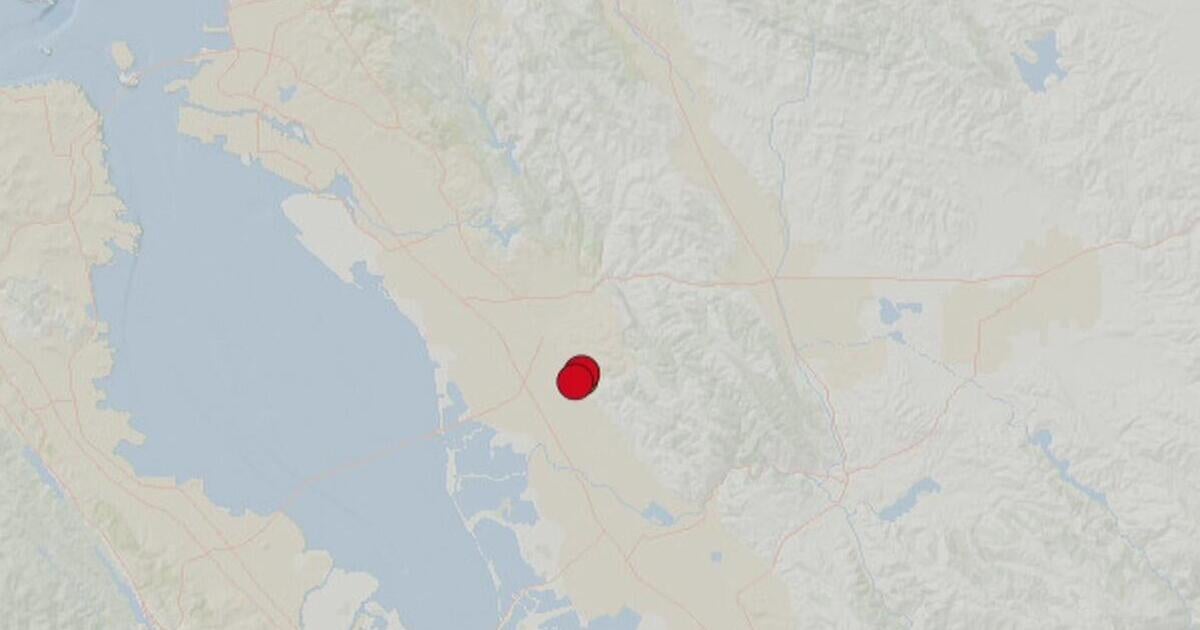 Back-to-back earthquakes strike just east of Hayward