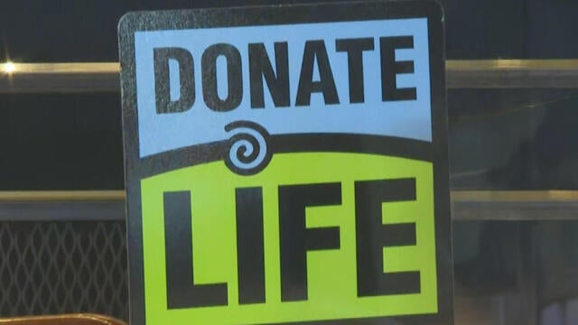 donor-lives-event-9pkg-transfer-frame-642-copy.jpg 