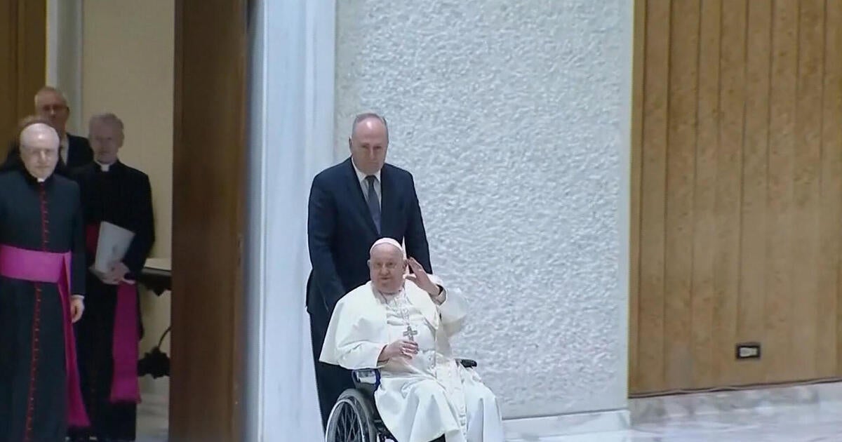 Eye Opener: Pope Francis remains hospitalized