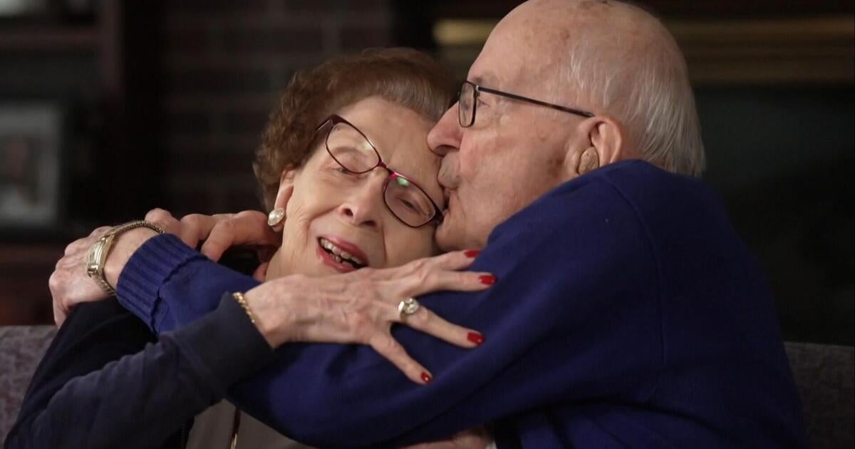 Married for nearly 7 decades, these 2 lovebirds still say "I do" every night