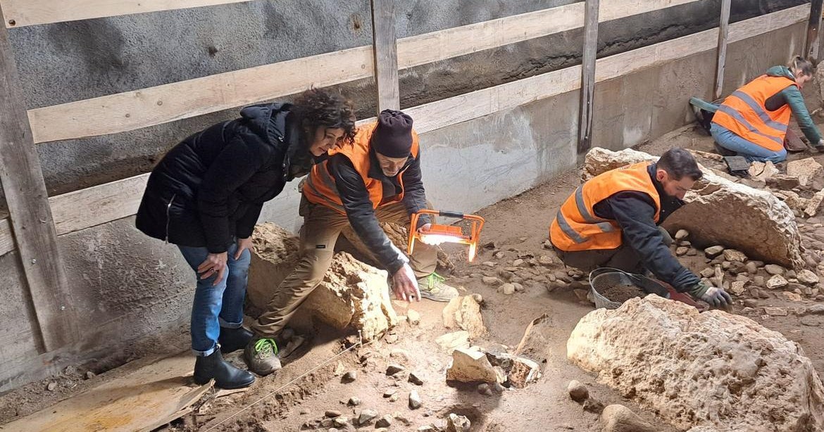 Monumental necropolis of 200 ancient tombs unearthed by archaeologists in Italy  CBS News Monumental necropolis of 200 ancient tombs unearthed by archaeologists in Italy  CBS News