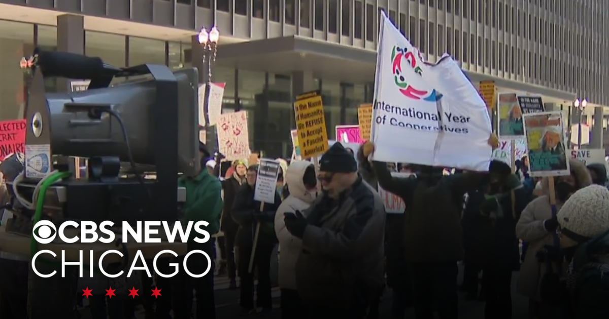 Protesters rally in Chicago against President Trump's policies - CBS ...