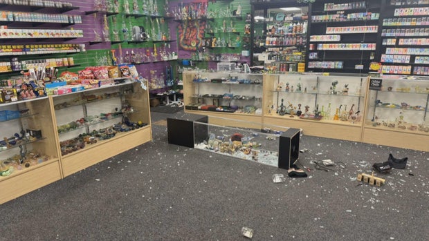 vape-shop-break-ins-10pkg-frame-831.jpg 