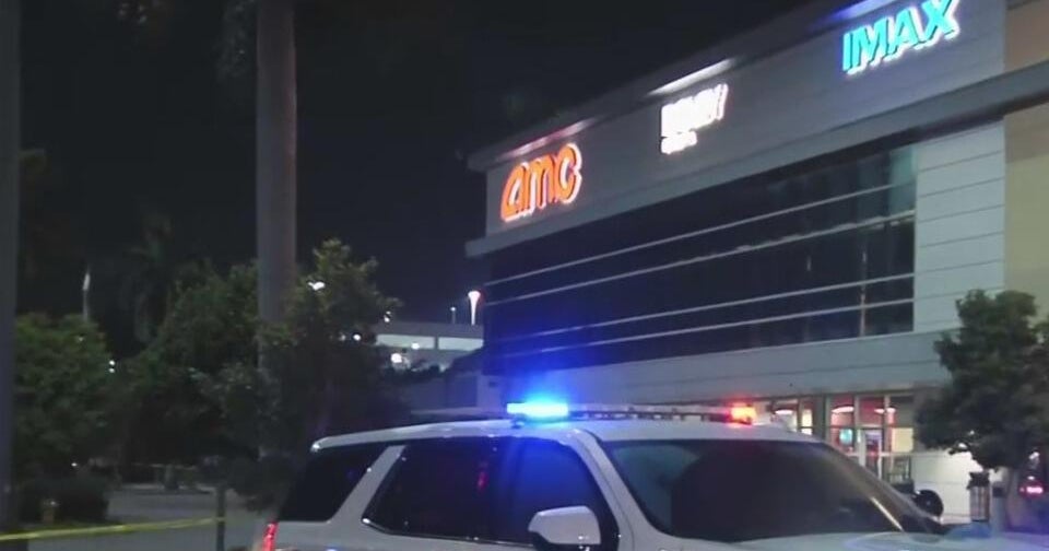 Man injured in shooting outside Pembroke Lakes Mall movie theater Man injured in shooting outside Pembroke Lakes Mall movie theater