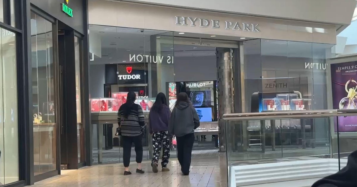 Heist at Denver’s Cherry Creek mall netted over million, suspects carried saws, drills and blowtorches Heist at Denver’s Cherry Creek mall netted over million, suspects carried saws, drills and blowtorches