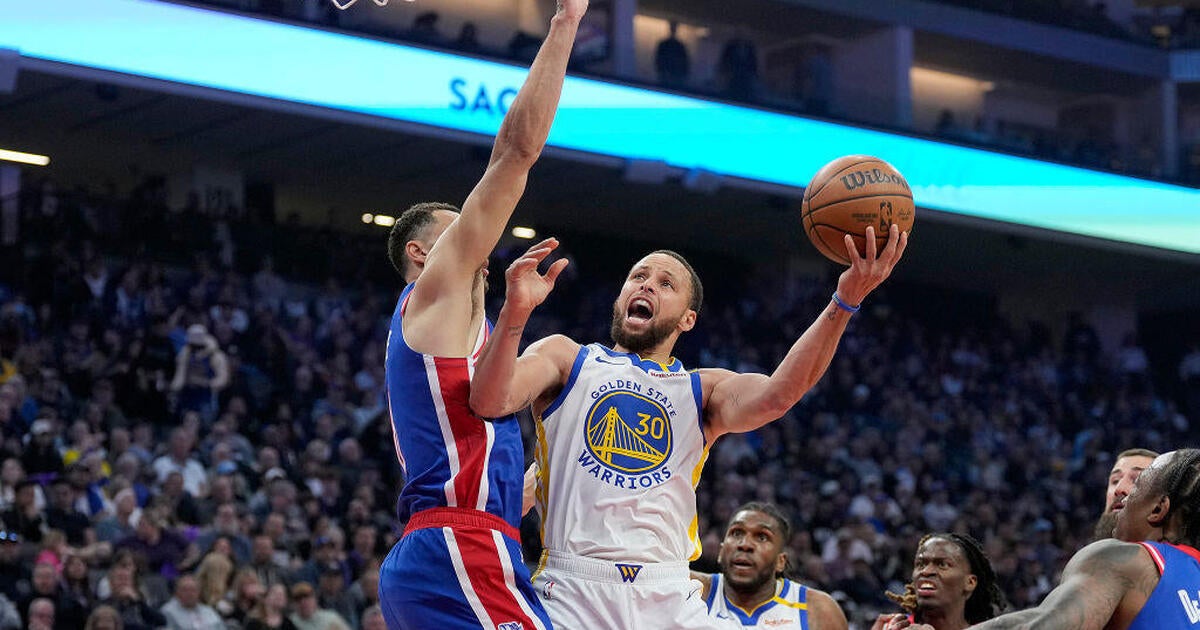 Warriors Rout Kings 132-106 Amid Playoff Push