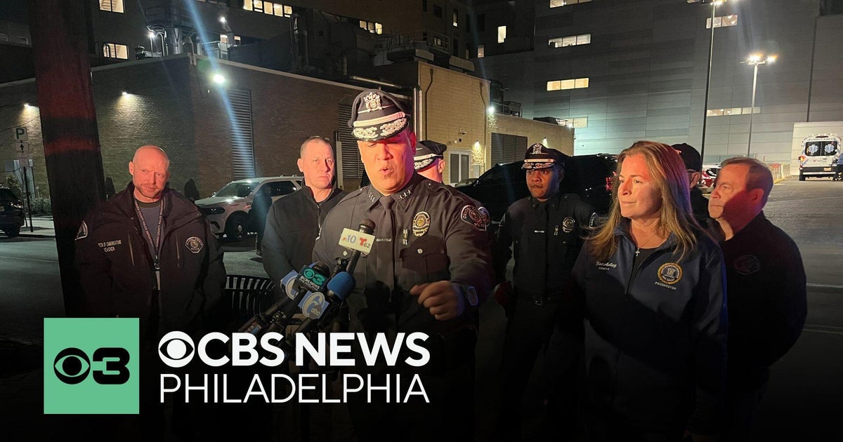 Camden County Police Officer Stabbed By Man Officials Say Cbs