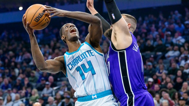 Hornets Kings Basketball