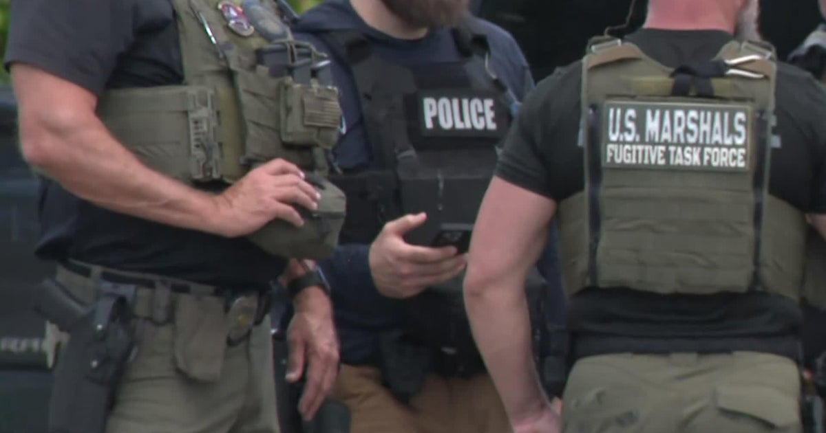 Fugitive wanted in New York in custody after SWAT standoff in Hollywood Fugitive wanted in New York in custody after SWAT standoff in Hollywood