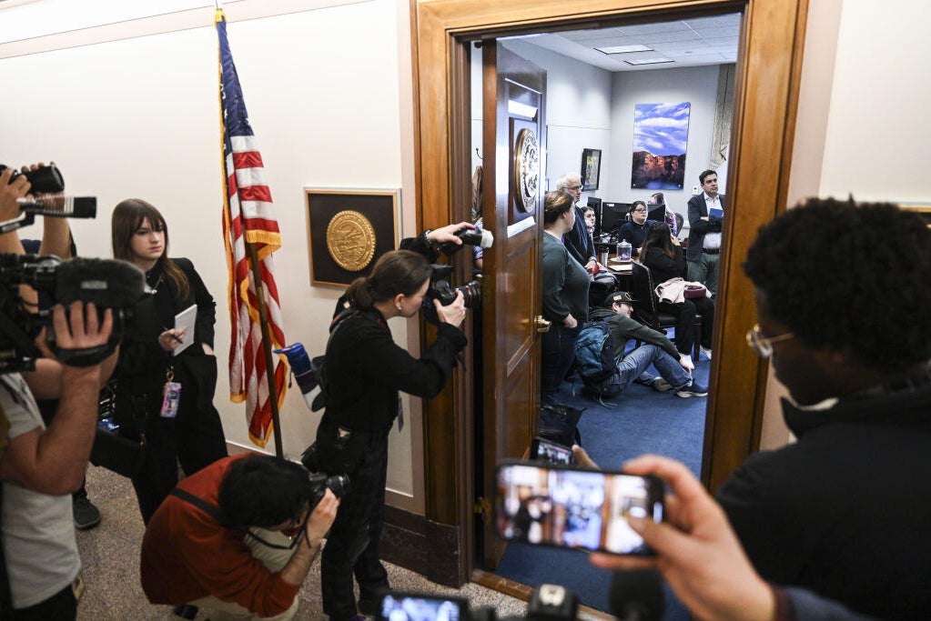 Judge rules mass firings of federal probationary employees is likely ...