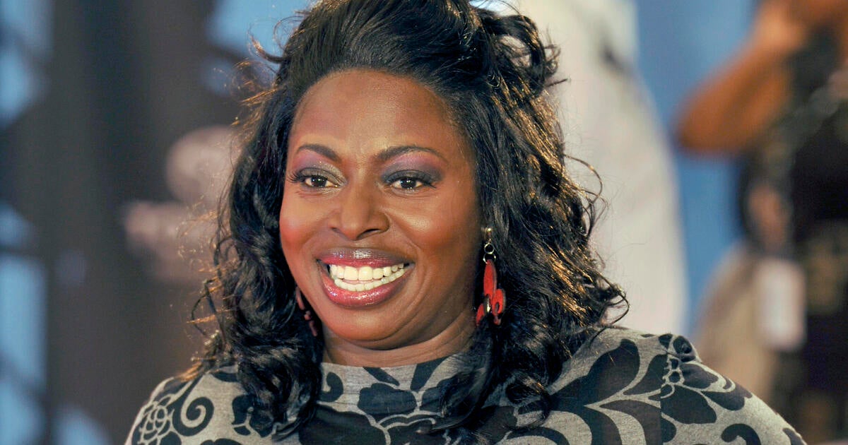 Angie Stone, soul singer behind hit "Wish I Didn't Miss You," dies in crash