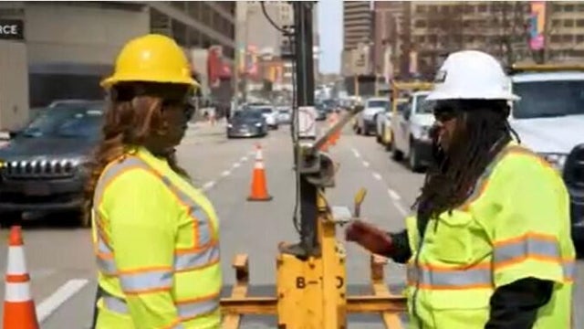 women-construction.jpg 