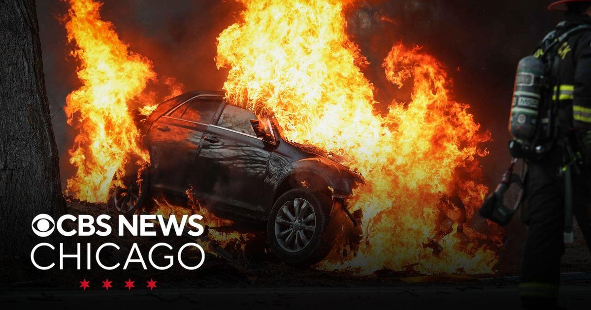 1 killed in fiery crash in Woodstock, Illinois