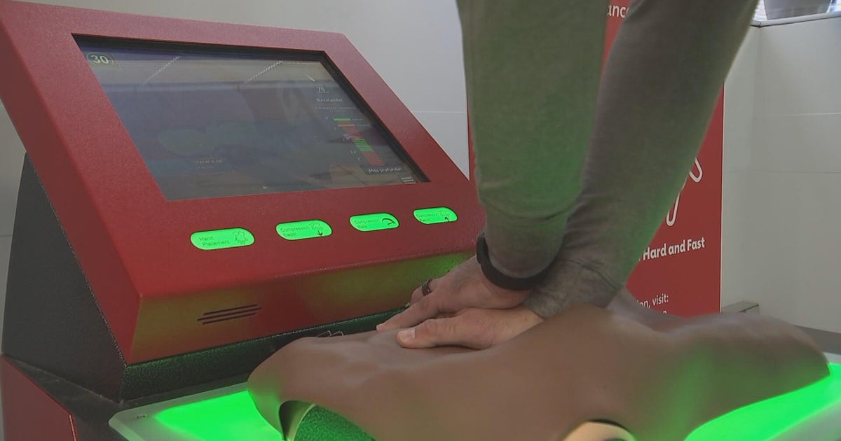 Spanish-speaking CPR training kiosk aims to educate Hispanic community in North Philadelphia Spanish-speaking CPR training kiosk aims to educate Hispanic community in North Philadelphia