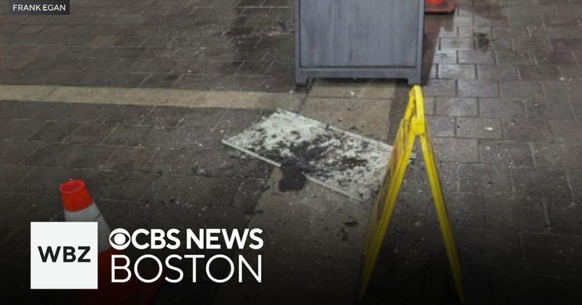 Ceiling panel falls at Harvard Square MBTA station - CBS Boston