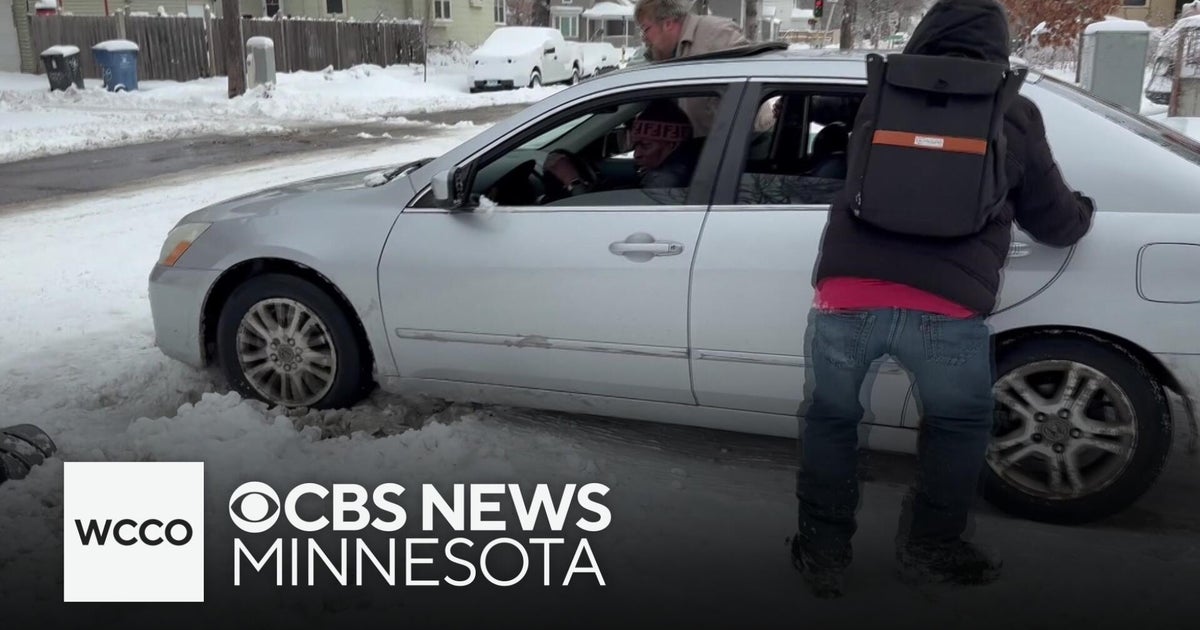 Minnesota's spring snowstorm creates problems on roadways - CBS Minnesota